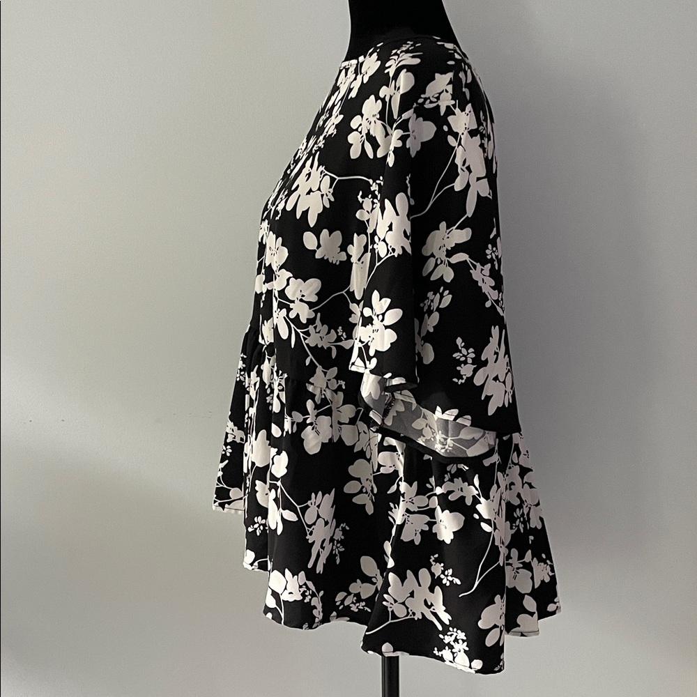 Shein Curve Floral Black and White Women's Top